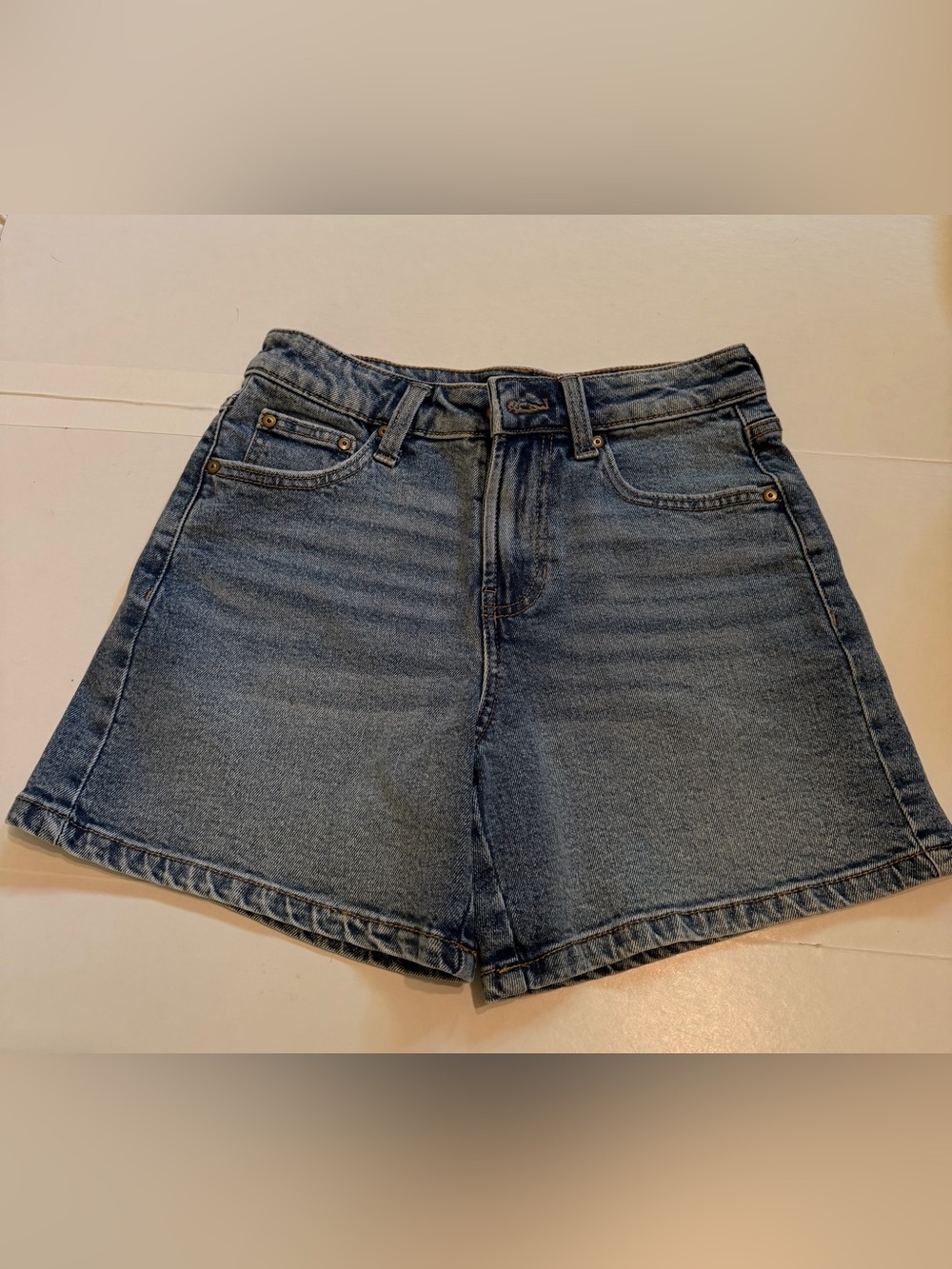 BCBG boyfriend junior denim shorts Sz 3
